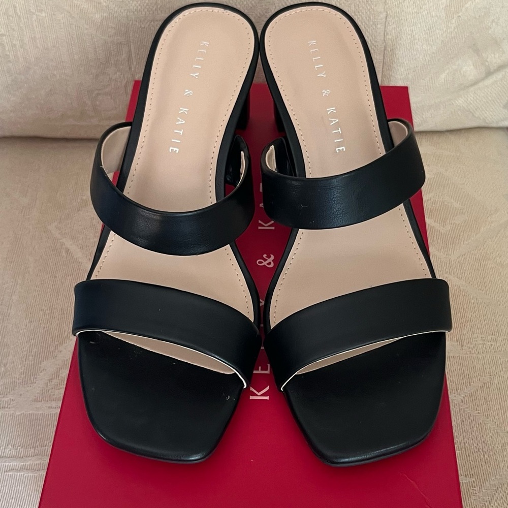 Kelly & Katie Carbren Sandal - Worn once (see photos)